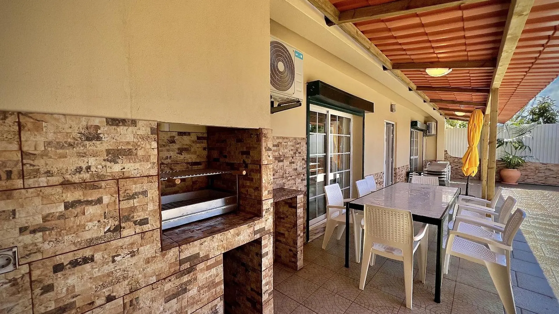 Albufeira Summer Villa 2 With Pool By Homing Portugal
